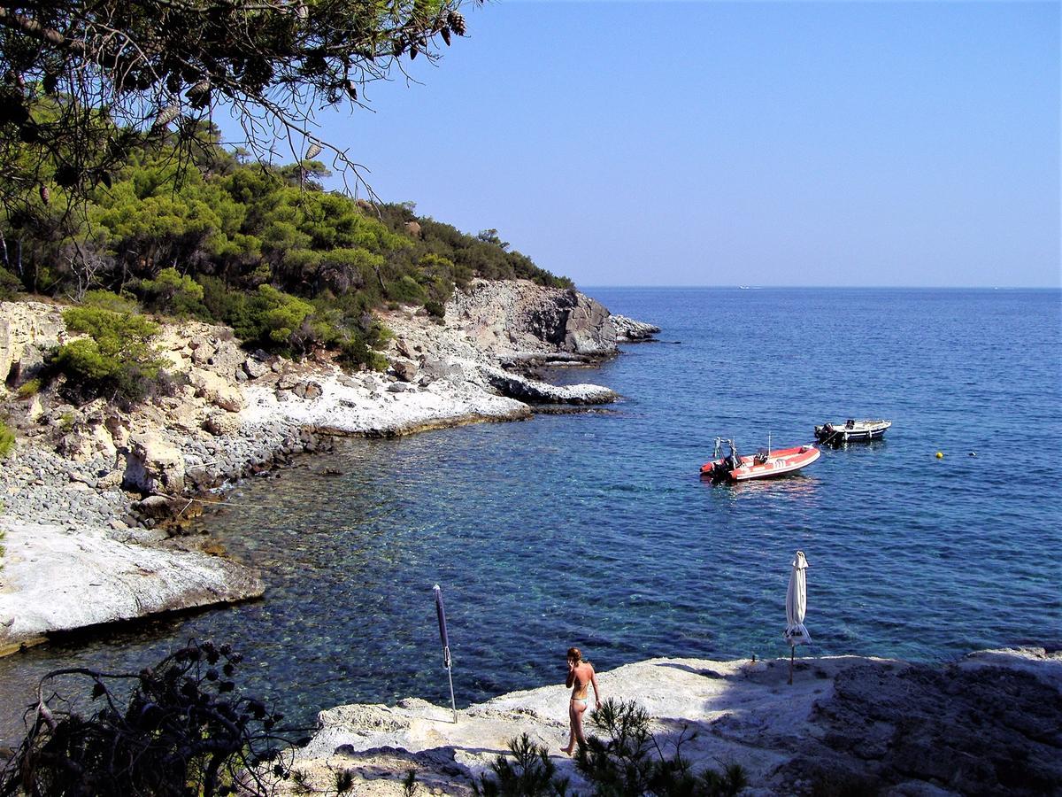 Kavos Bay Seafront Hotel Agia Marina (Aegina) Exterior foto