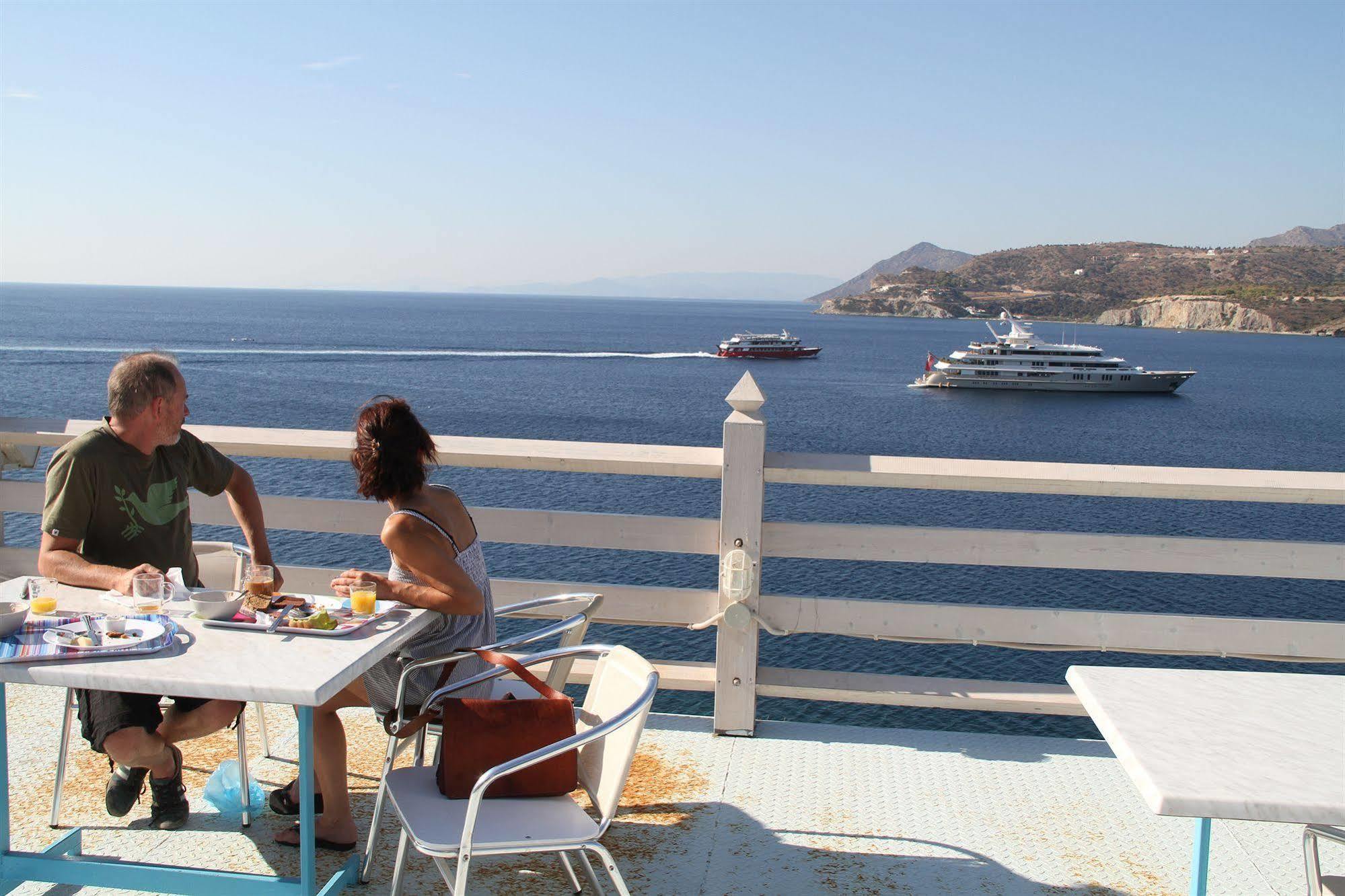 Kavos Bay Seafront Hotel Agia Marina (Aegina) Exterior foto