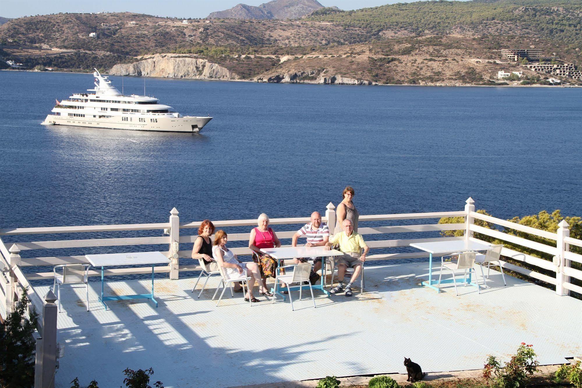 Kavos Bay Seafront Hotel Agia Marina (Aegina) Exterior foto